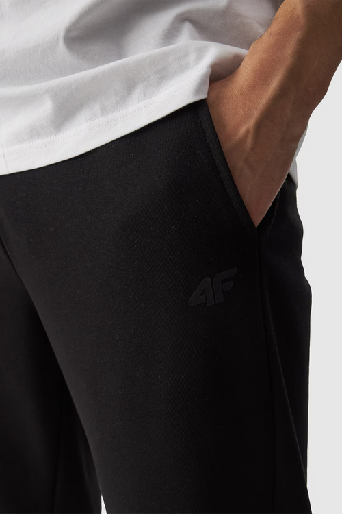 Pánské Teplákové Kalhoty Joggery 4FWMM00TTROM0942-20S Černé