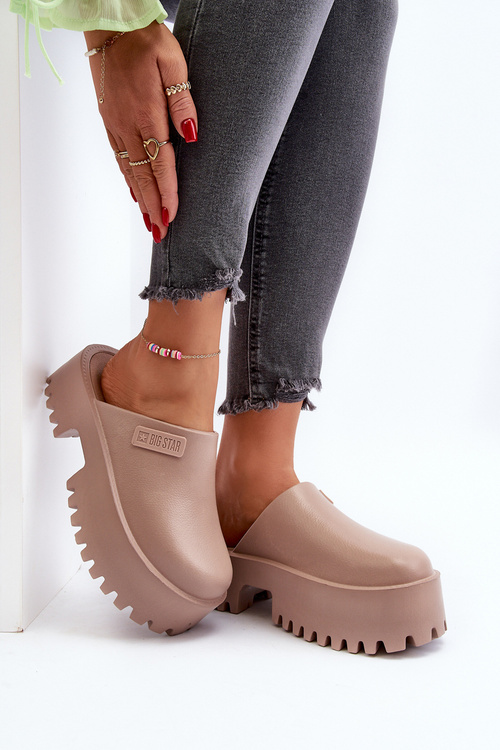 Dámske papuče na masívnej podrážke Big Star NN274015 Biele