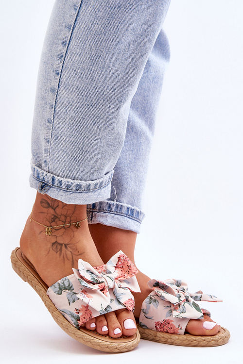 Dámske papuče s materiálnym béžovým kvetom béžového béž