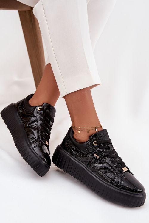 Lakovane dámske sneakers na platforme Lee Cooper LCJ-25-09-3870 Čierne
