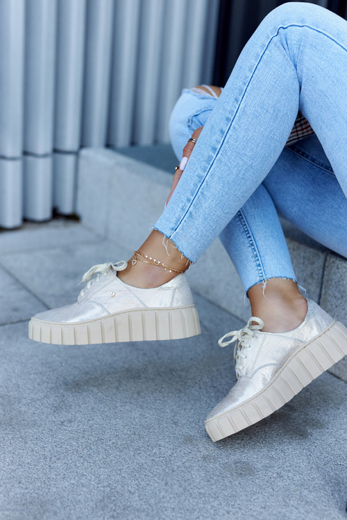 Kožené topánky na béžovej zlatej hypnóze platformy