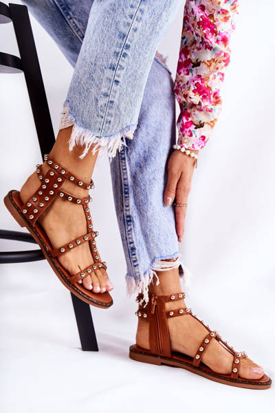 Dámske sandále pre zips s hnedými cvočkami Cavos