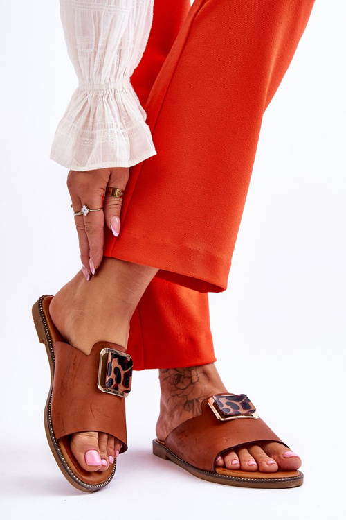 Dámské pantofle s ozdobným prvkem velbloud Leonia