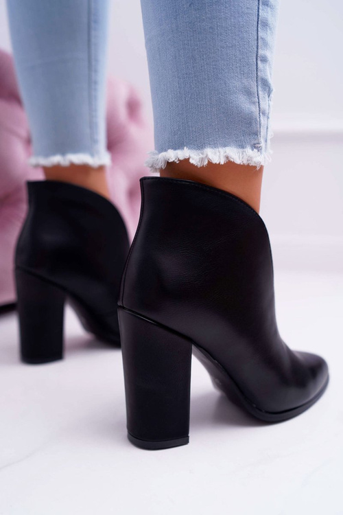 Dámské Kotníkové Boty Na Podpatku Slip-on s Výřezy černé Mantana