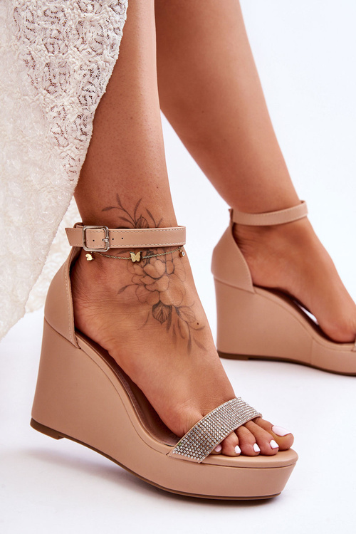 Módne kožené sandále na klinoch nahé arwen