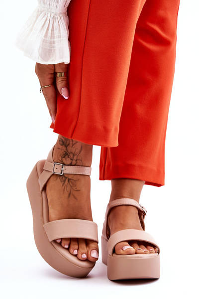 Dámske sandále na masívnej nahej platforme Casen