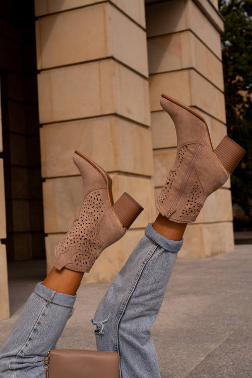 Ažúrové členkové topánky s blokovým opätkom vyrobené z ekokože zips tmavobežové Sevana