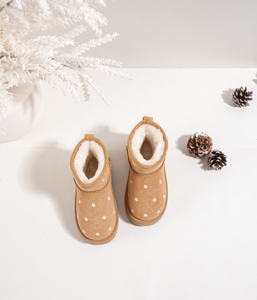 Detské snehule zdobené kvetmi Camel Gracina