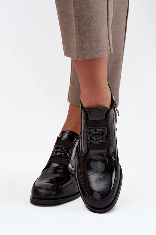 Lakované kožené dámske poltopánky na nízkom opätku s ozdobným detailom Vinceza 91161 Čierne