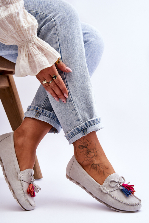 Semišové mokasíny s lukom a strapcami sivou dorine