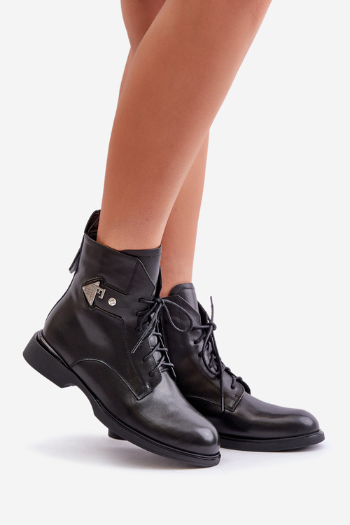 Kožené Čižmy Na Ploškom Opätku S Dekoráciou Zateplené Maciejka N3115-01 Čierne