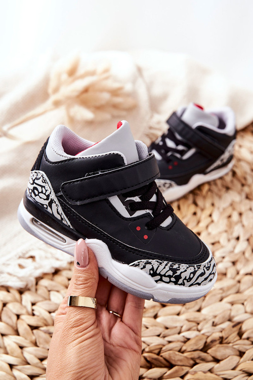 Detské športové topánky čierna a červená bielizeň