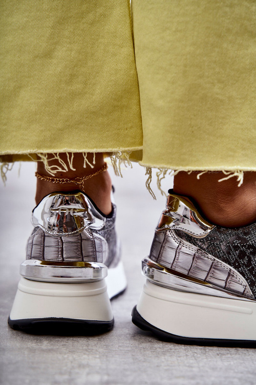 Dámske športové topánky na striebre Goe KK2N4083