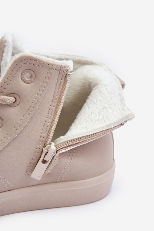 Dámske tenisky izolované na veľkej hviezde MM274018 Light Beige Slider