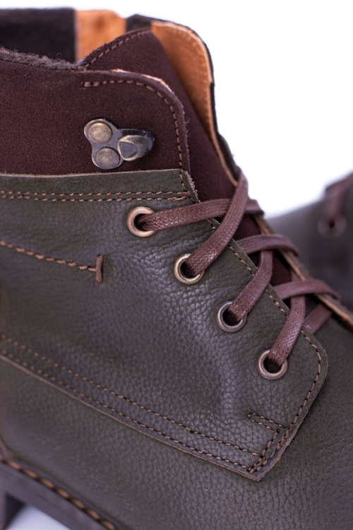 Neex olivové kožené izolované pánske topánky