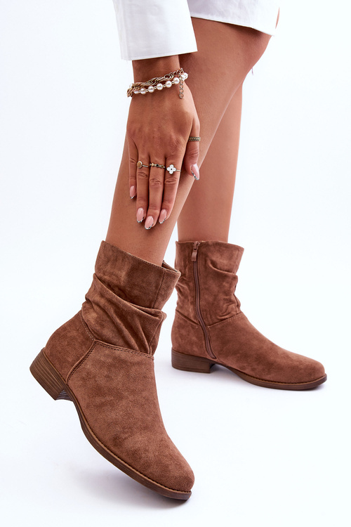 Rozdvojené Semišové Boty Na Ploché Podpatku Hnědé Manuvia