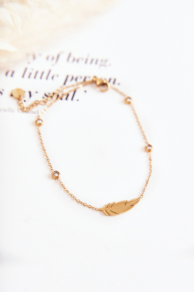 Náramek S Krychlovými Zirkony A Peřím Zlata