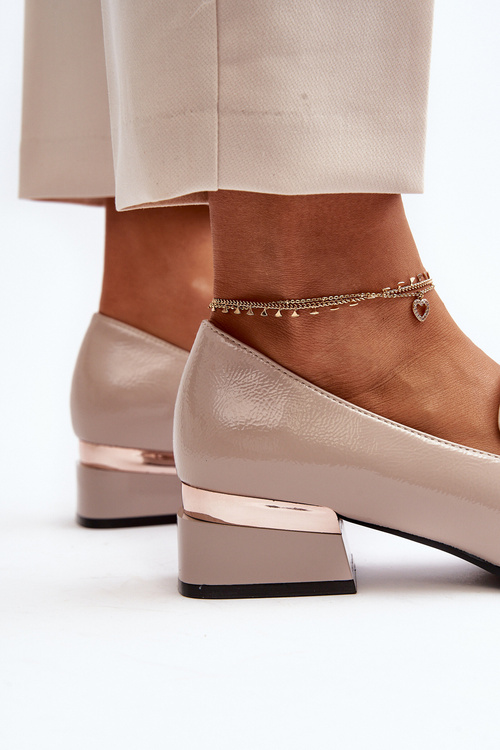 Dámské lakované polobotky na nízkém podpatku béžové Marilni