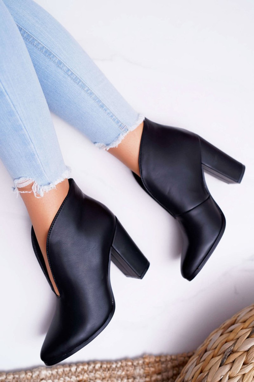 Dámské Kotníkové Boty Na Podpatku Slip-on s Výřezy černé Mantana