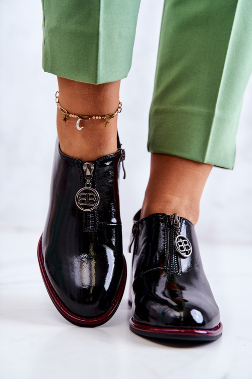 Maľované módne topánky na čiernej a červenej post Lorene