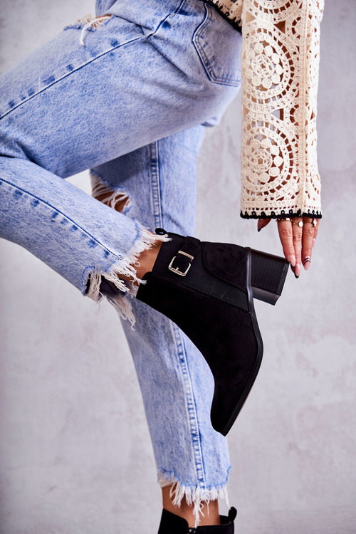 Semišové boty na sloupku Černá Vannes