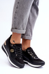 Dámske šnurované športové topánky na čiernych klinách Genova