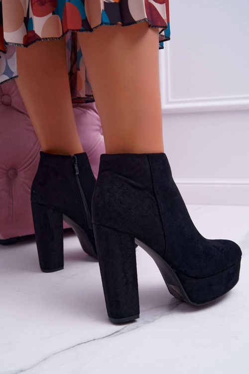 Dámske topánky na stĺpiku čiernej Celinne Suede Platform