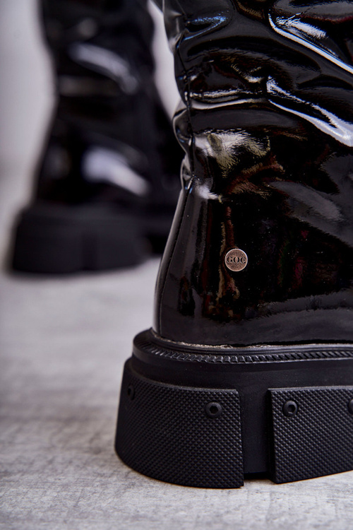 Lakované Boty Přes koleno Na Plochém Podpatku GOE KK2N4023 Černe