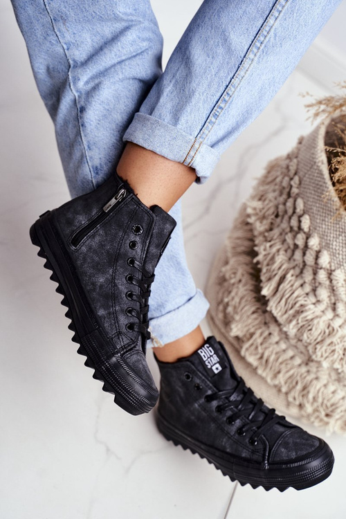 Dámske tenisky s veľkou hviezdou High Izolované čiernymi GG274069