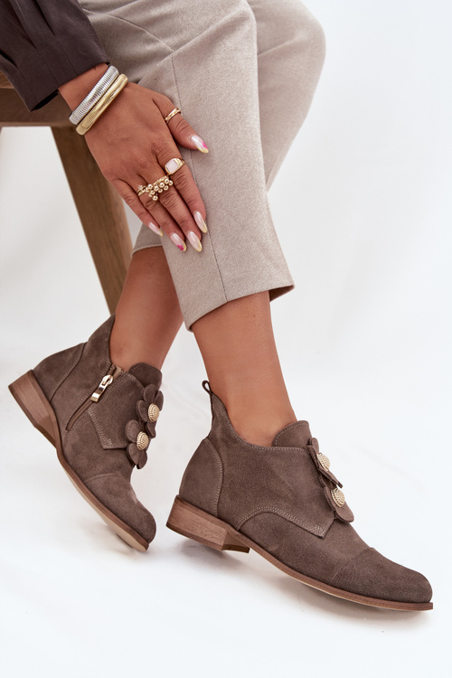 Semišové dámske poltopánky s ozdobnými kvetmi Zazoo 3080 tmavohnedé