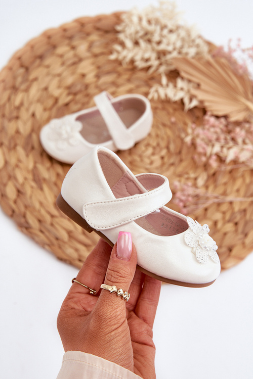 Detské balerínky so suchým zipsom s ozdobou Biele Serinde