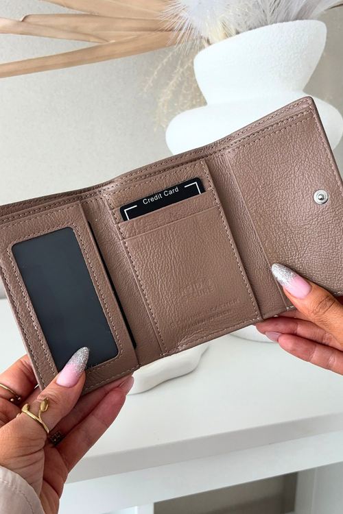 Lakovaný dámský peněženka s drobinky béžová Cermina