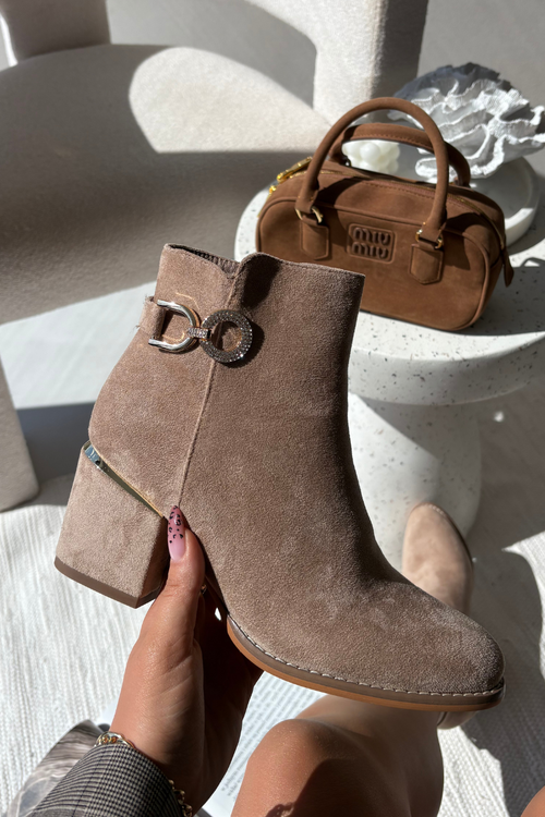 Zateplené dámské kotníkové boty se zlatými detaily na sloupku béžové Dorisse