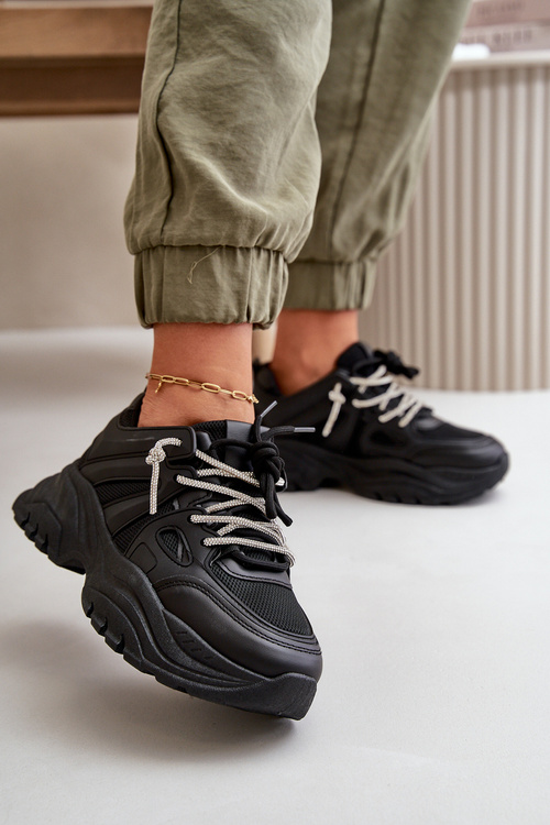 Dámske Tenisky Na Masívnej Podošve S Ozdobným Šnurovaním Čierne Relissa