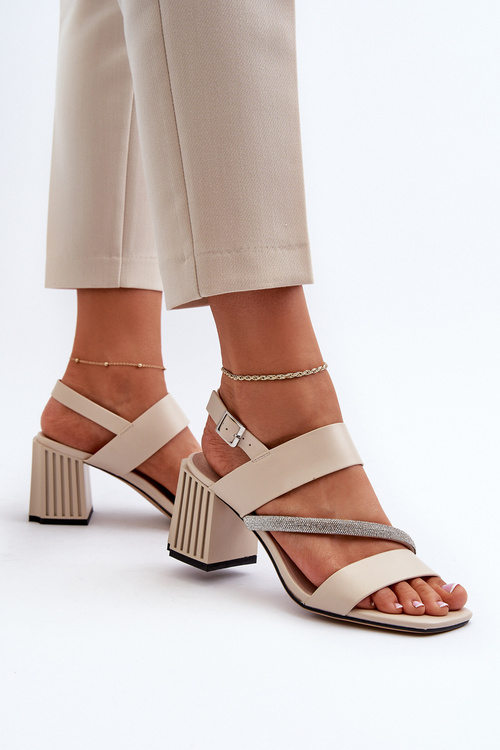 Dámske elegantné sandále na opätku béžové D&A MR38-549