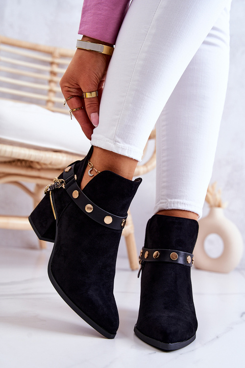 Dámske semišové topánky s čiernymi reťazcami