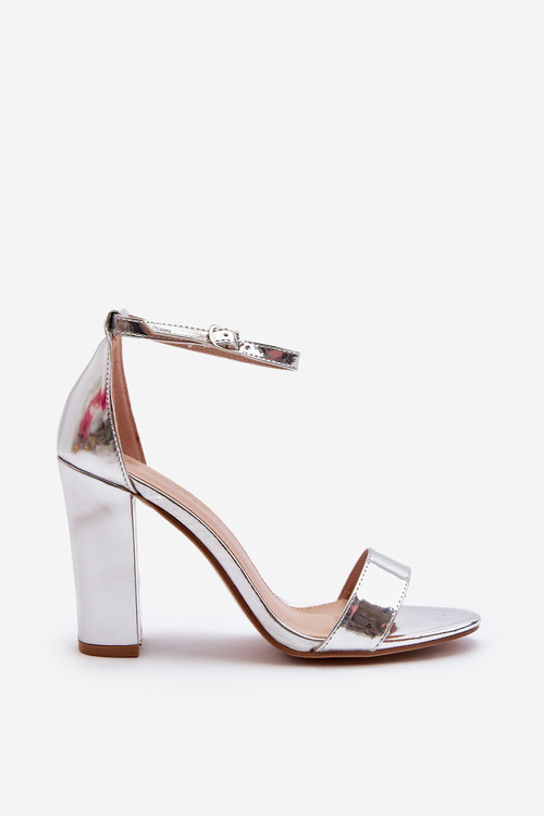 Stříbrné sandály na podpatku Thakko