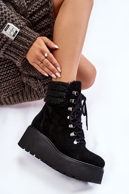 Dámské semišové boty na klínku černé Meniko