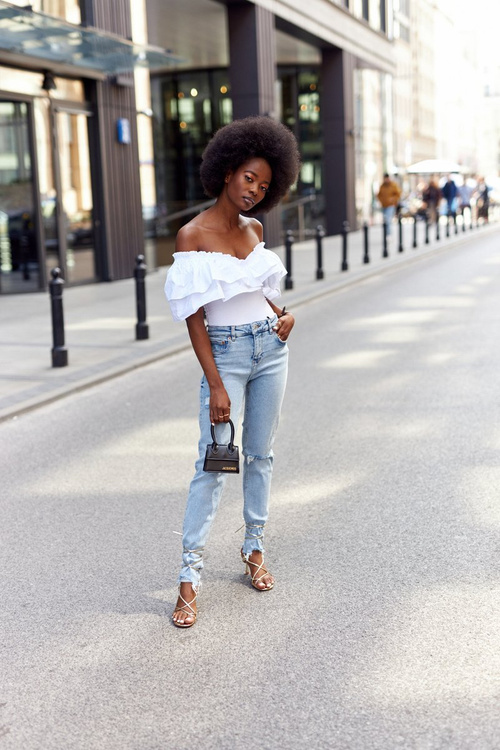 Zviazané sandále na kolíku so zlatou dráhou štvorcového nosa