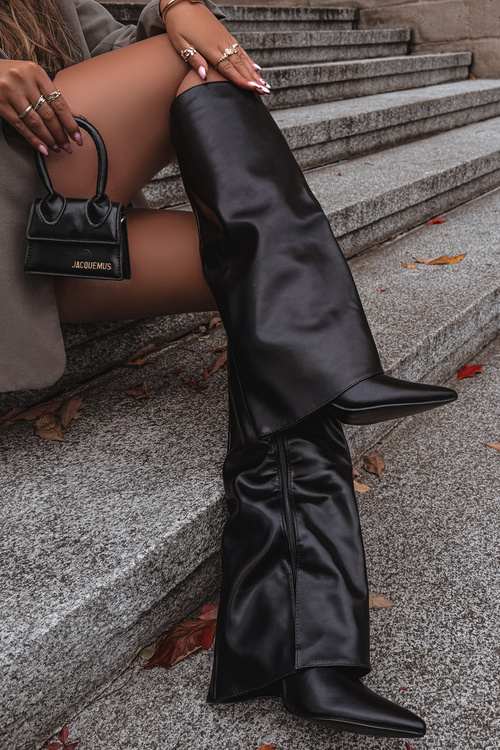 Zateplené kozačky na jehlovém podpatku s ohrnutým svrškem černé Tamonia