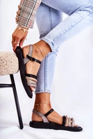 Černá || Vícebarevná