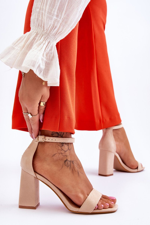 Dámske sandále na stabilnom stĺpiku béžovej lavissa