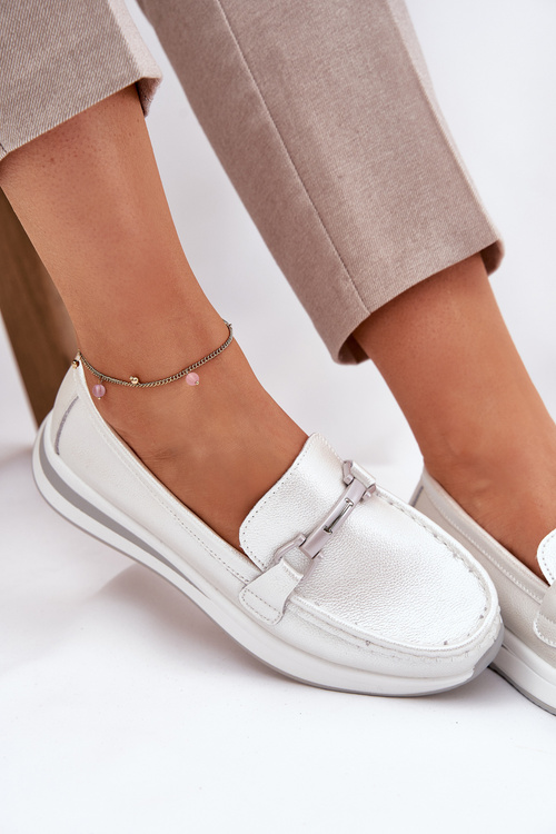 Kožené dámské mokasíny s ozdobou D&A LR51-966 stříbrné