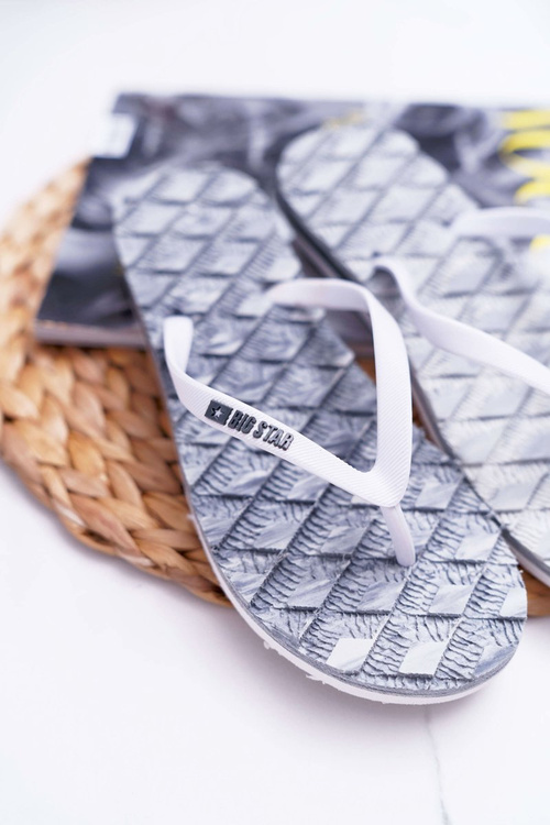 Ženské žabky veľkej hviezdy zdieľajú AA274A143