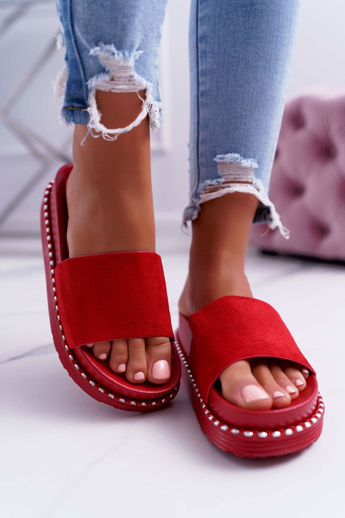 Žabky žien s vysokým červeným kadela