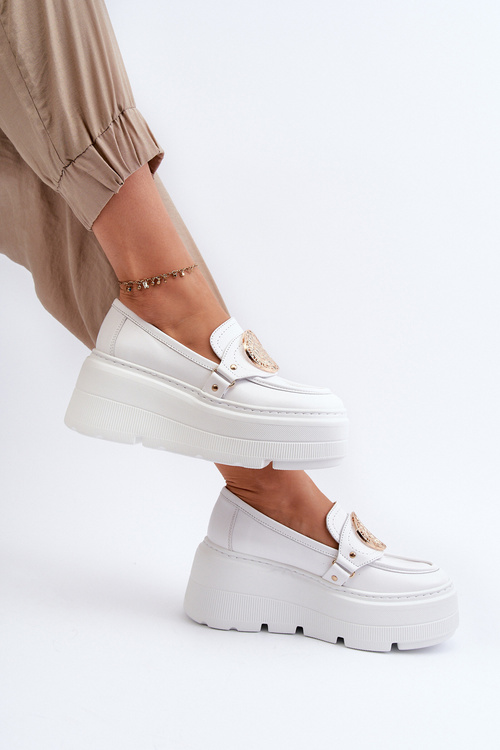 Zazoo 3458 Dámske Kožené Mokasíny s Ozdobou Biele