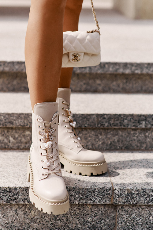 Kožené Pracovné Čižmy Pre Ženy S Motýľom Béžové CheBello 4590