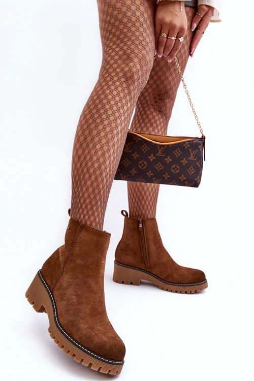 Ploché päty semišové topánky izolované hnedé neafgi