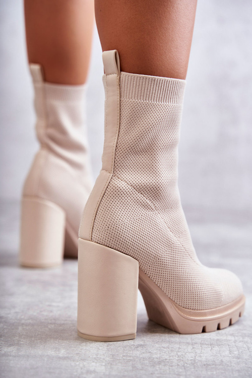 Dámské kotníkové botyz materiálu béžové Louve