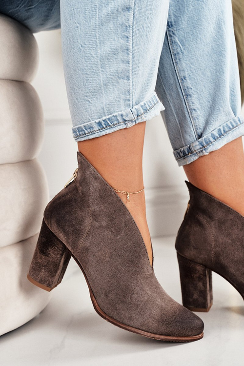 Suede topánky na mieste s vynikajúcimi 1231 cappuccino